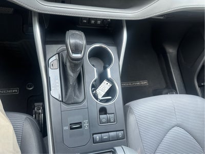 2020 Toyota Highlander LE