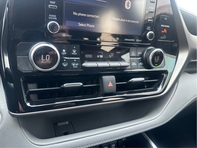 2020 Toyota Highlander LE