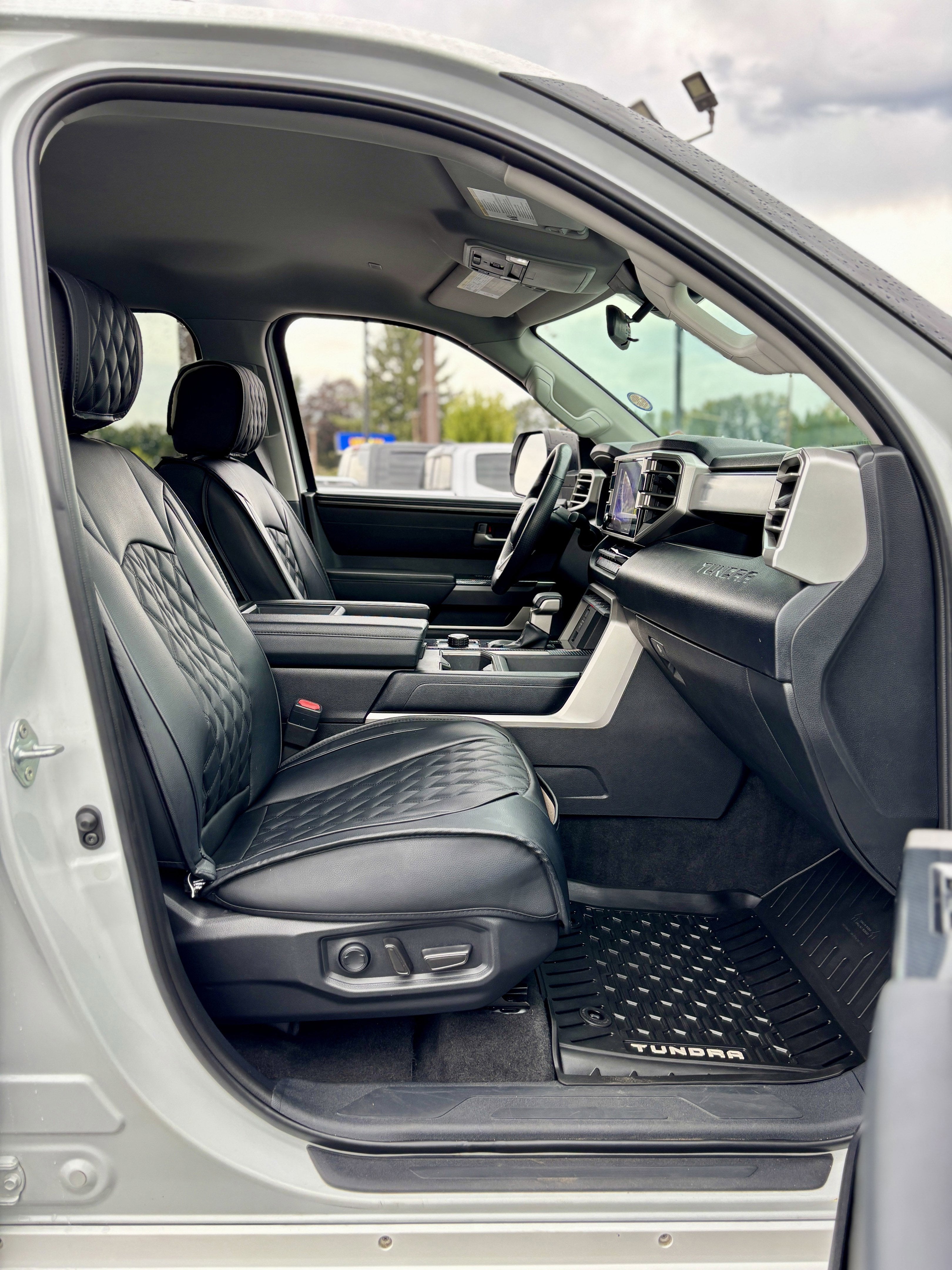 2022 Toyota Tundra 4WD SR5