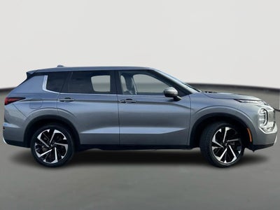 2024 Mitsubishi Outlander SE Black Edition