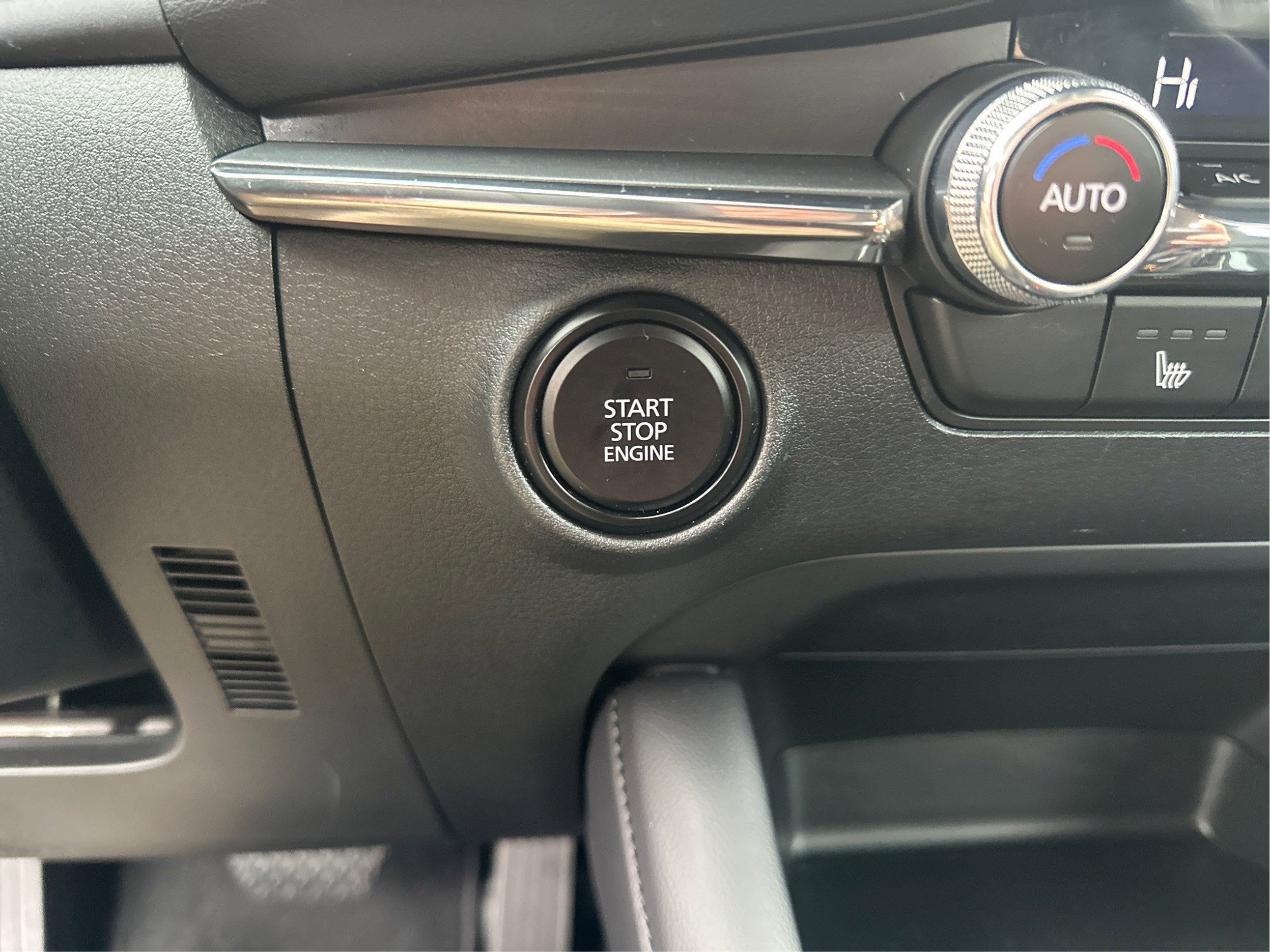 2025 Mazda Mazda3 Preferred Auto