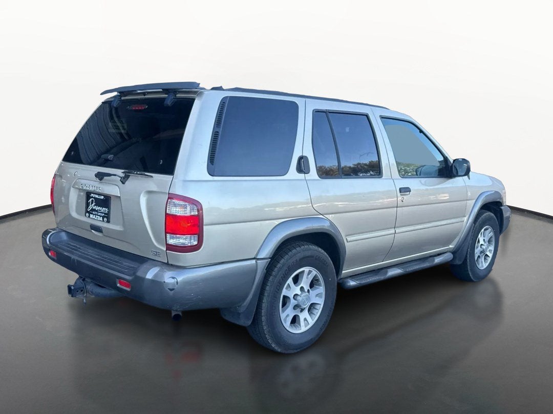 2000 Nissan Pathfinder SE