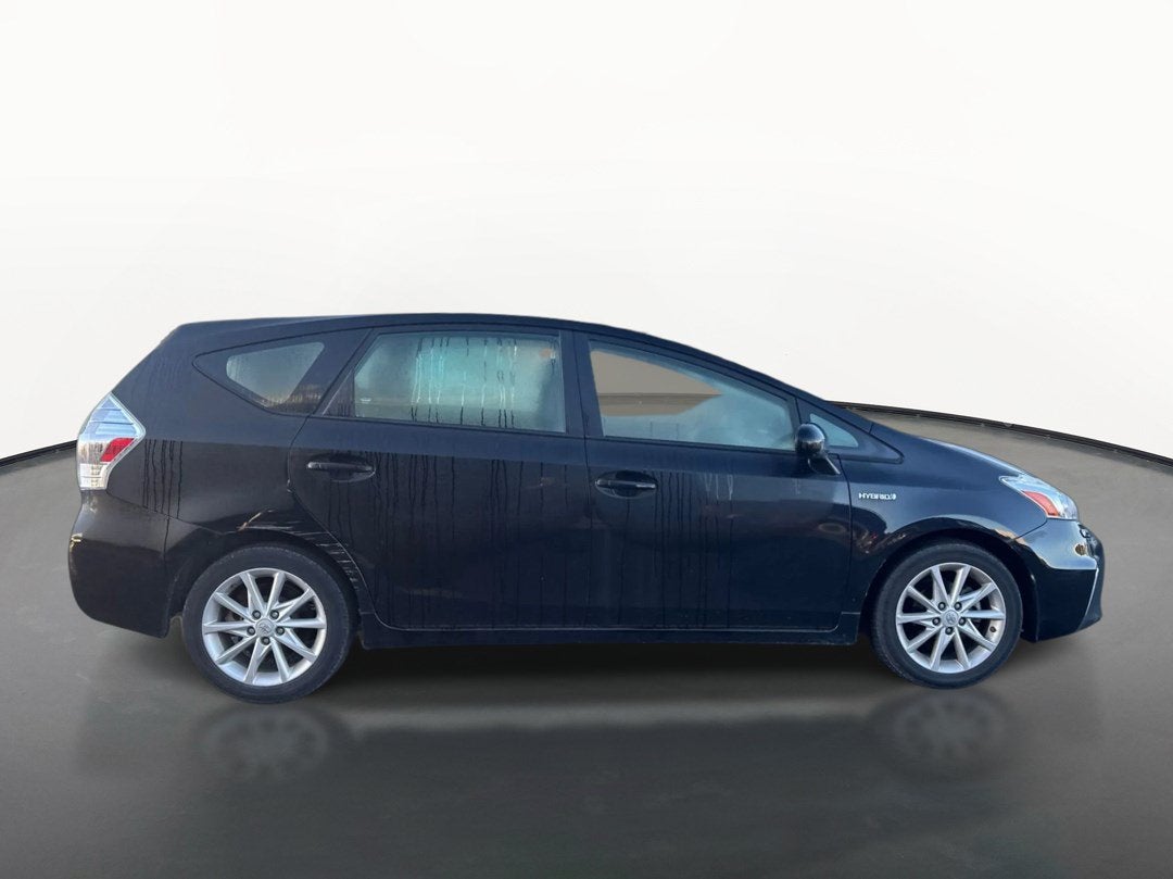 2014 Toyota Prius v Five