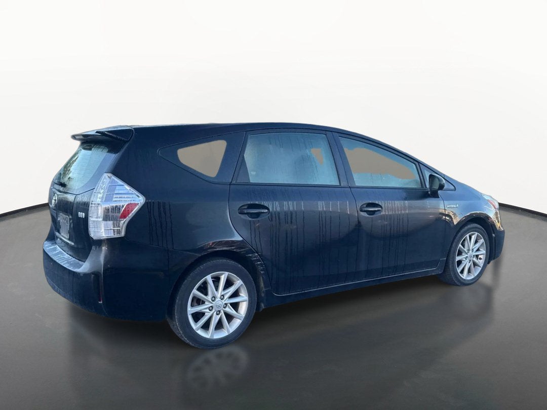 2014 Toyota Prius v Five