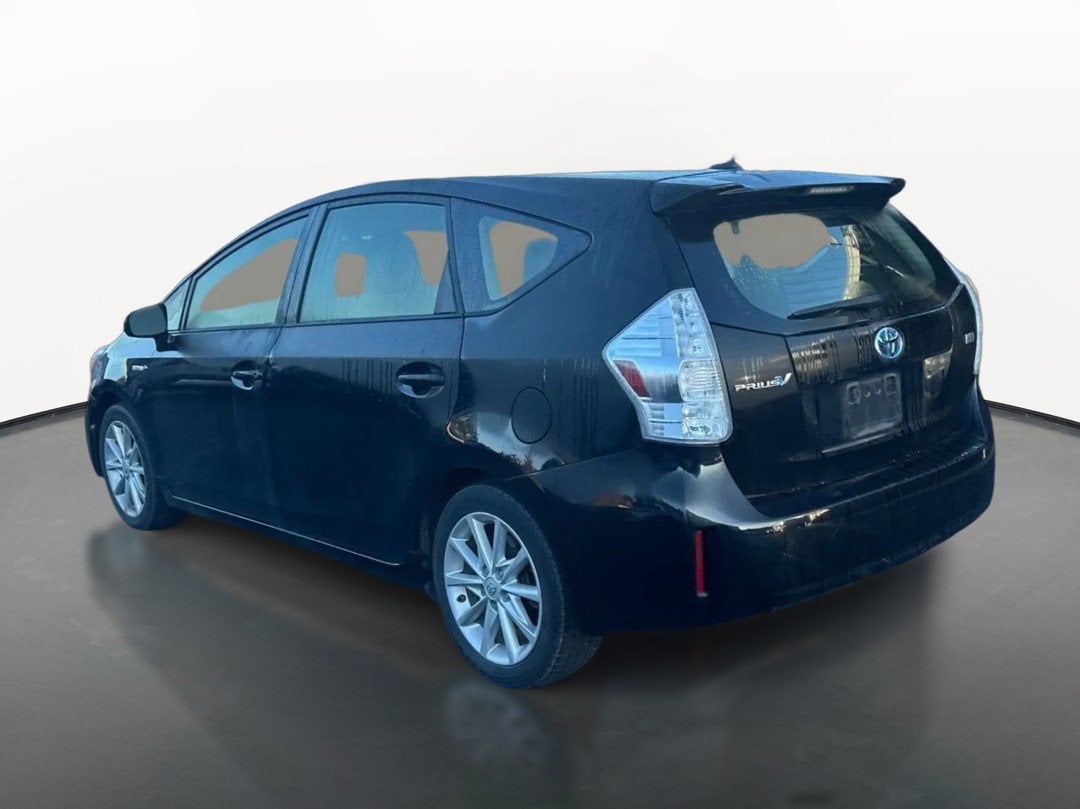 2014 Toyota Prius v Five