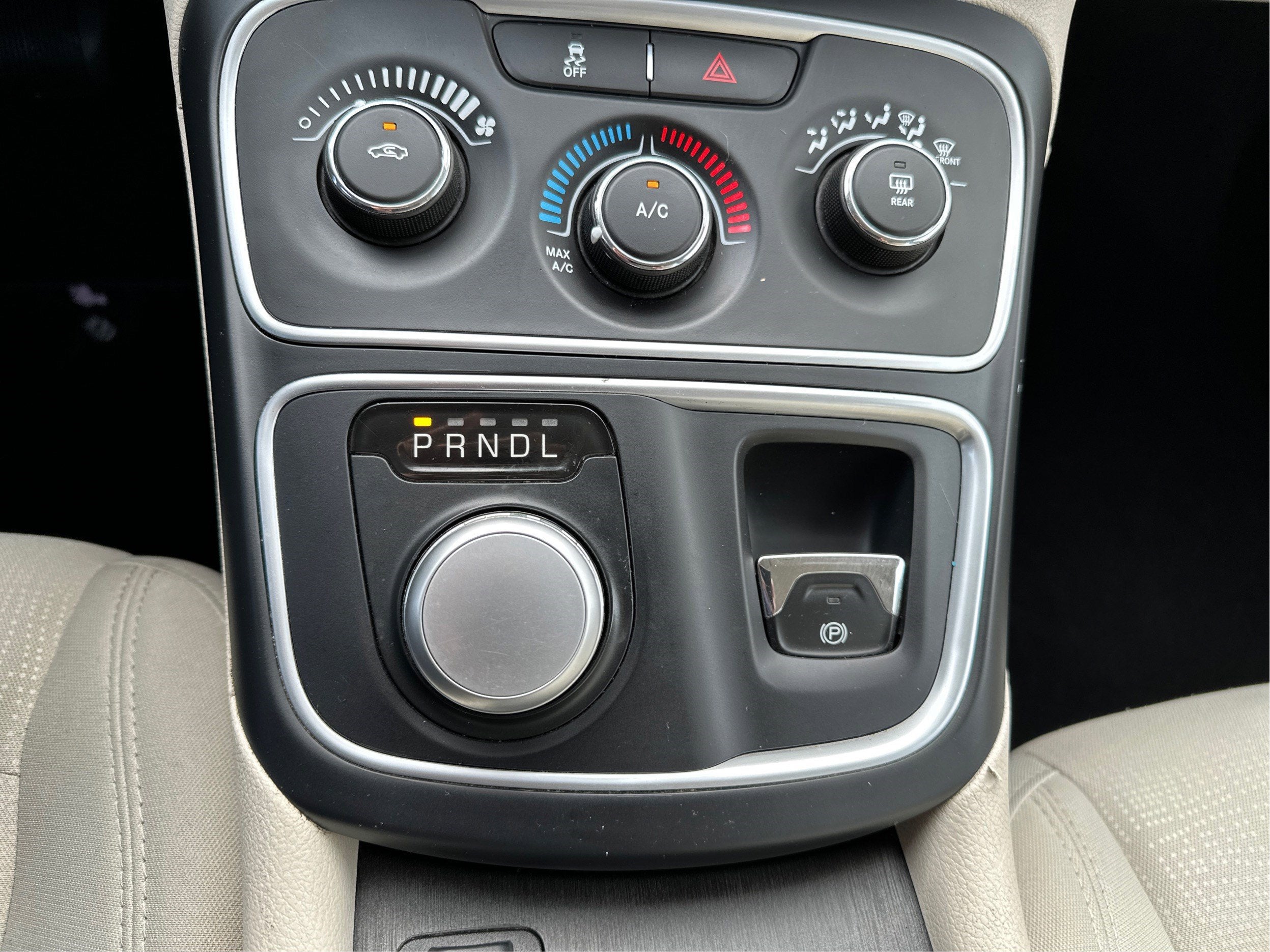 2016 Chrysler 200 LX