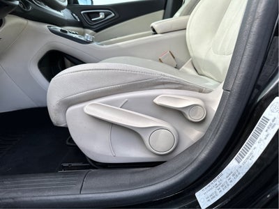 2016 Chrysler 200 LX