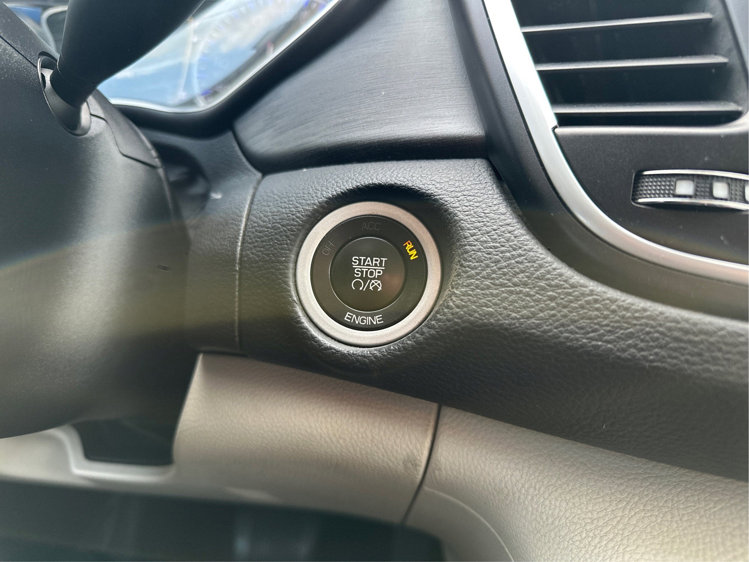 2016 Chrysler 200 LX