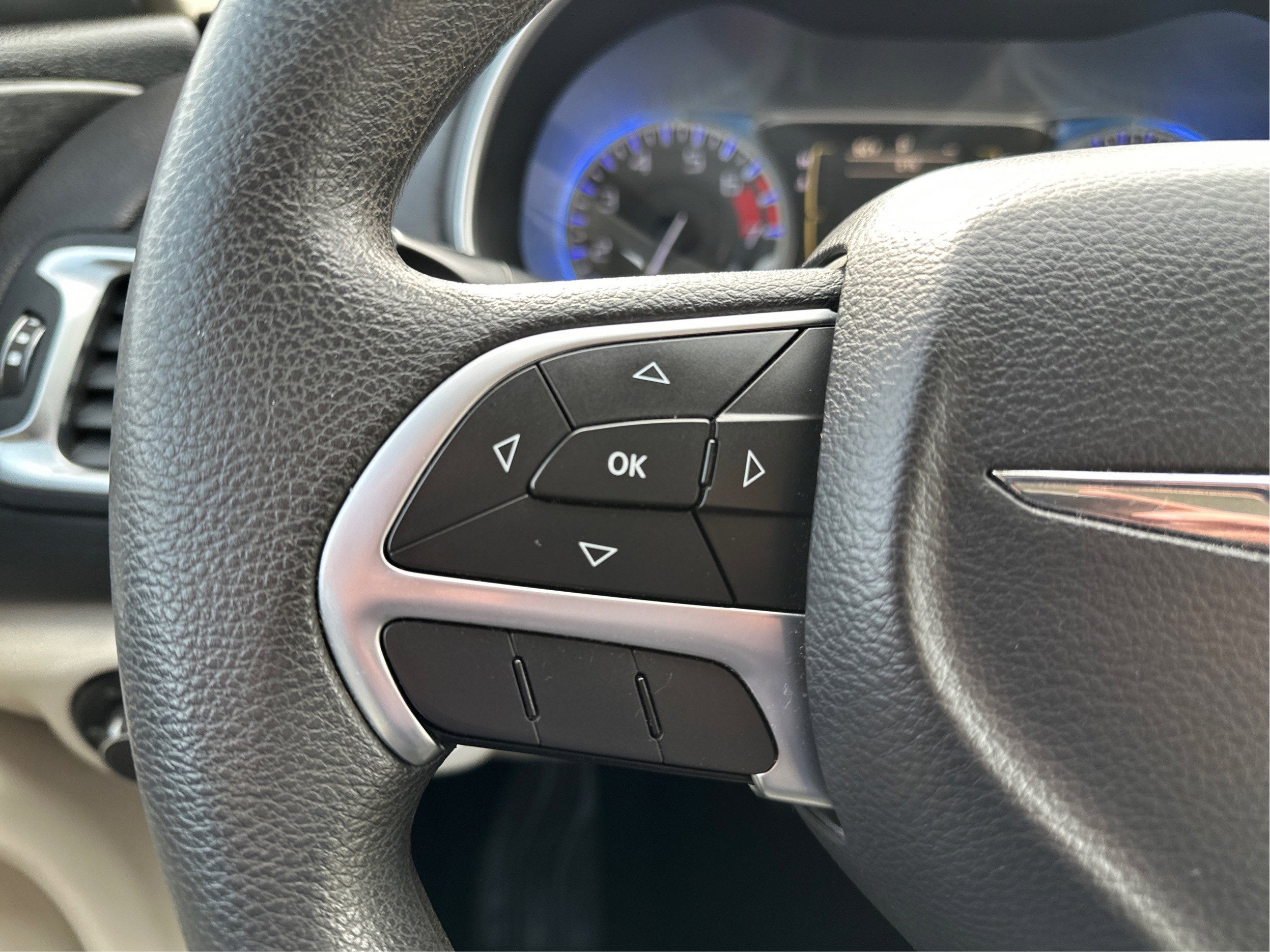 2016 Chrysler 200 LX