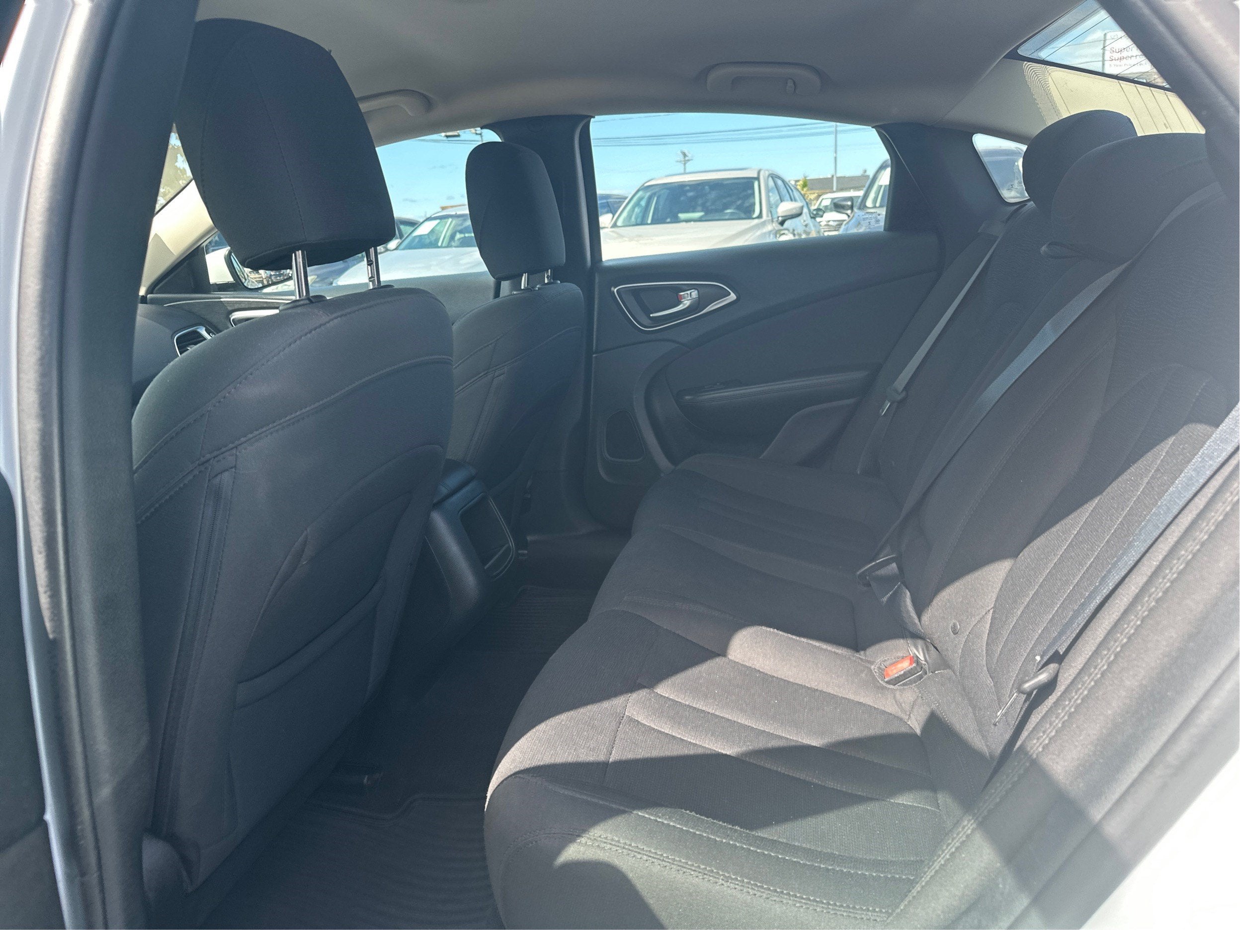 2016 Chrysler 200 LX