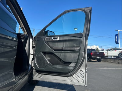2023 Ford Explorer Base
