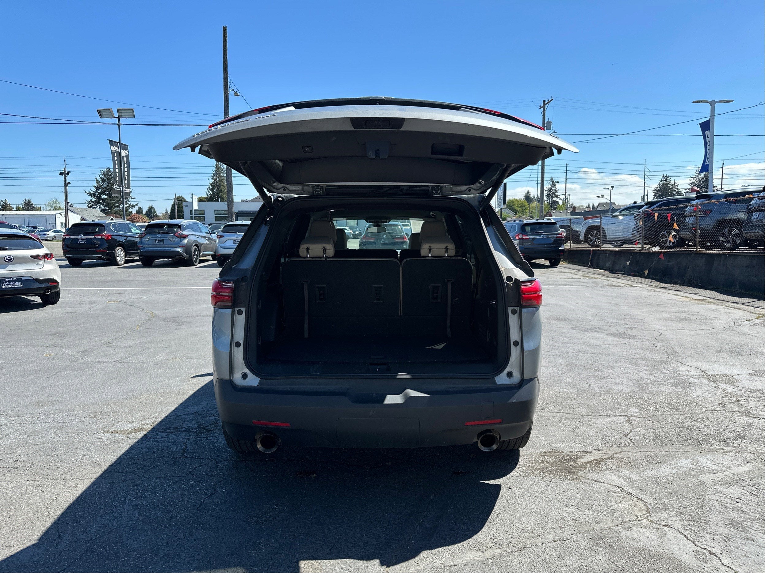 2023 Chevrolet Traverse LT Cloth
