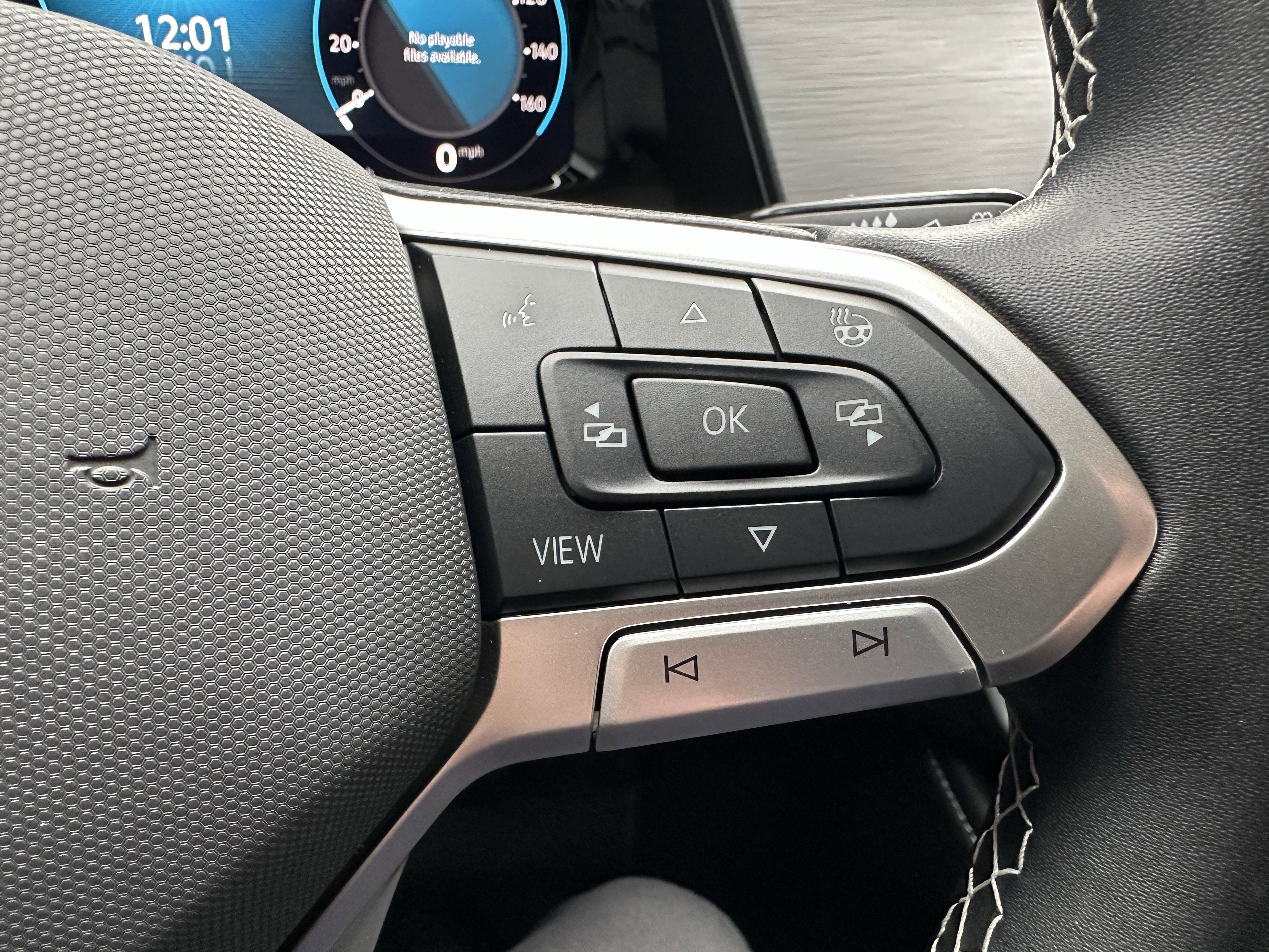 2024 Volkswagen Atlas Cross Sport 2.0T SE w/Technology