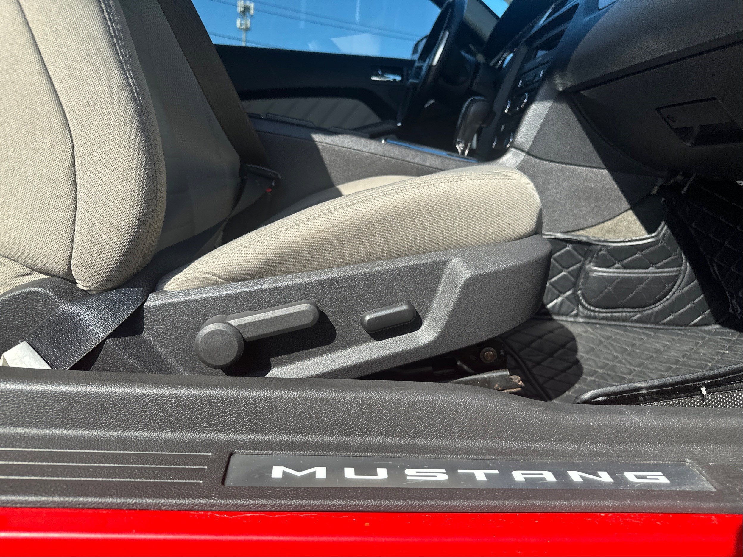 2014 Ford Mustang V6