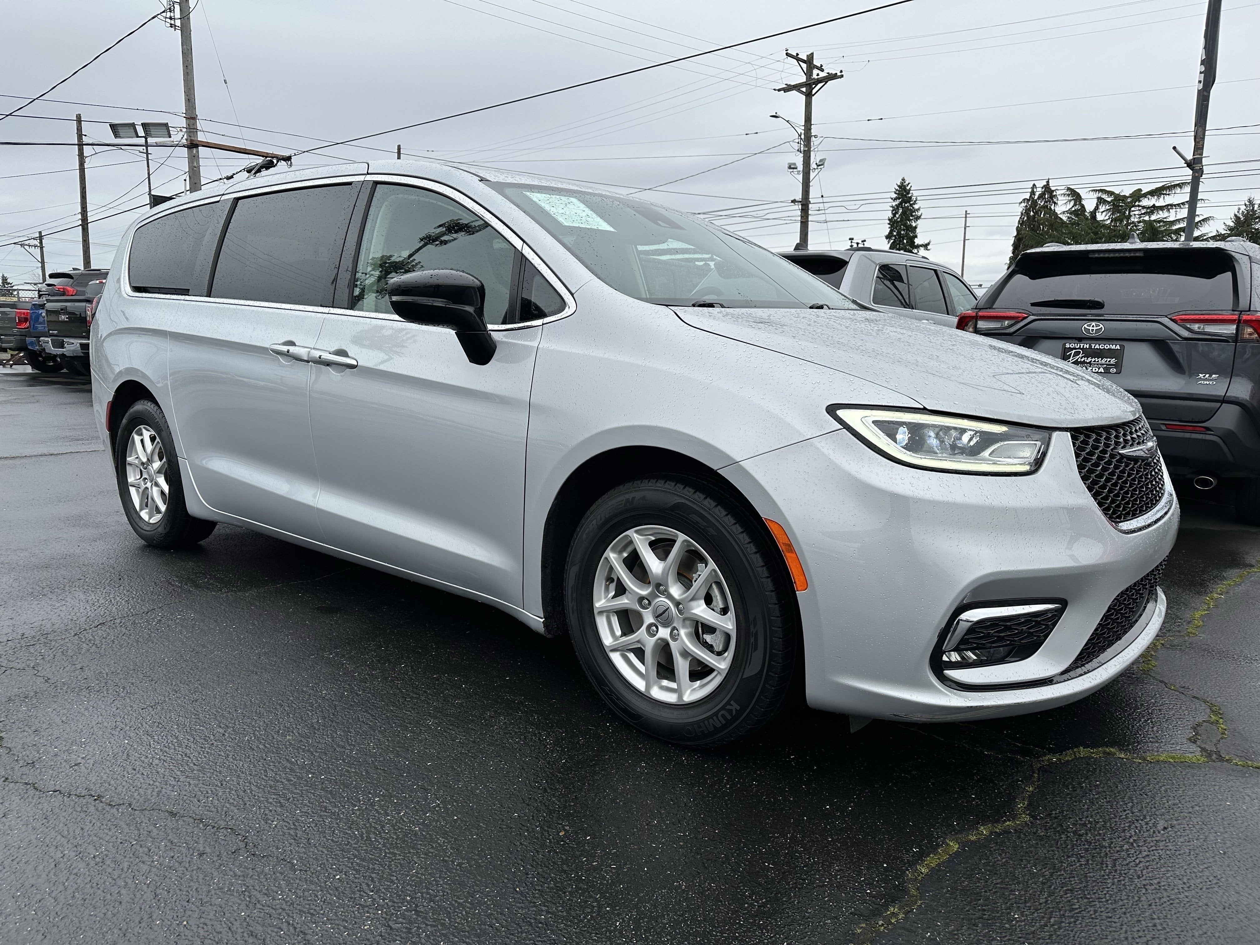 2024 Chrysler Pacifica Touring L