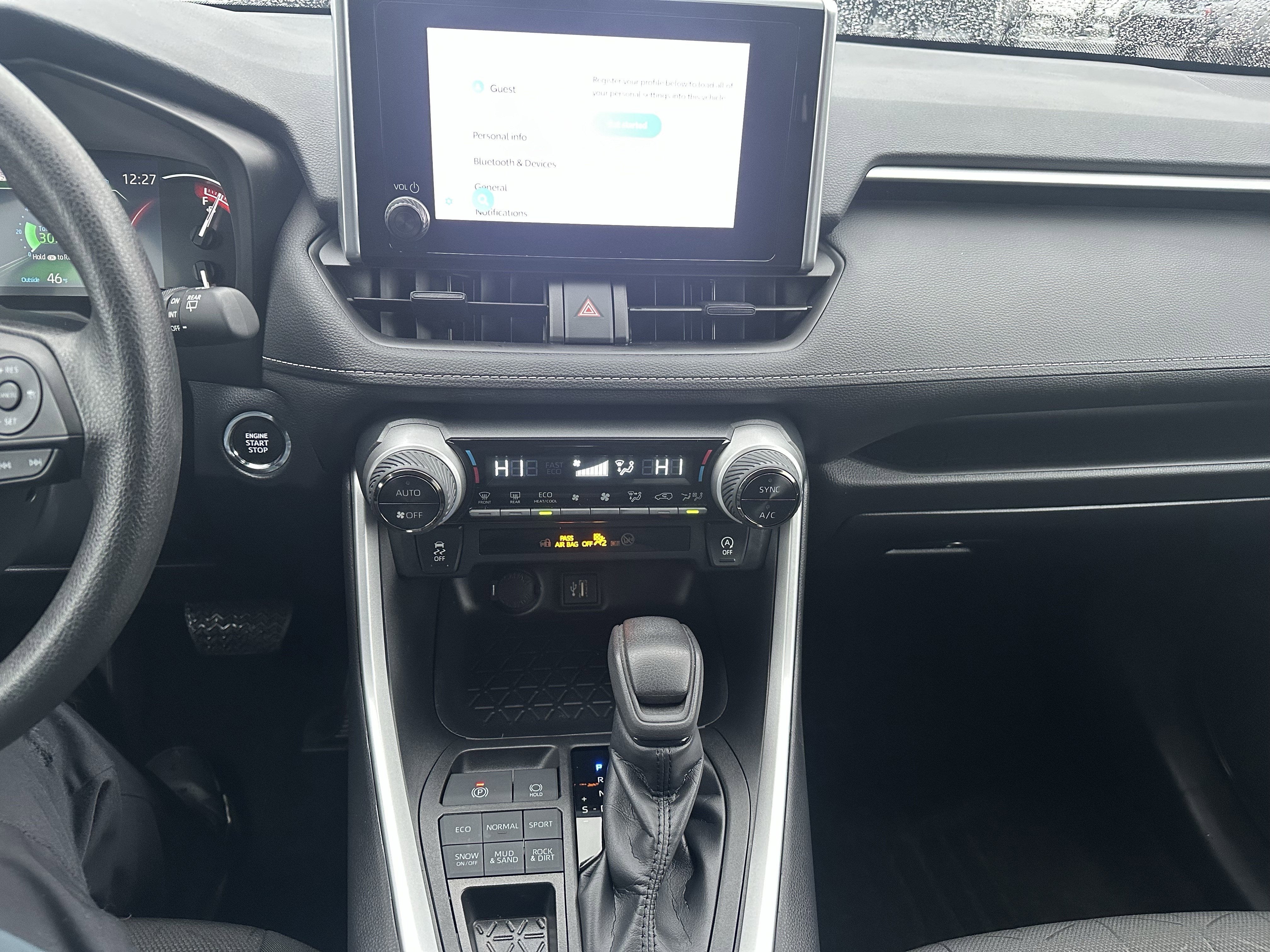 2023 Toyota RAV4 XLE AWD