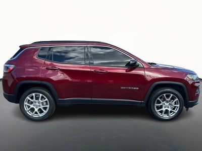2022 Jeep Compass Latitude Lux