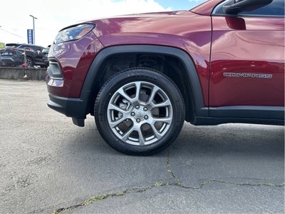 2022 Jeep Compass Latitude Lux