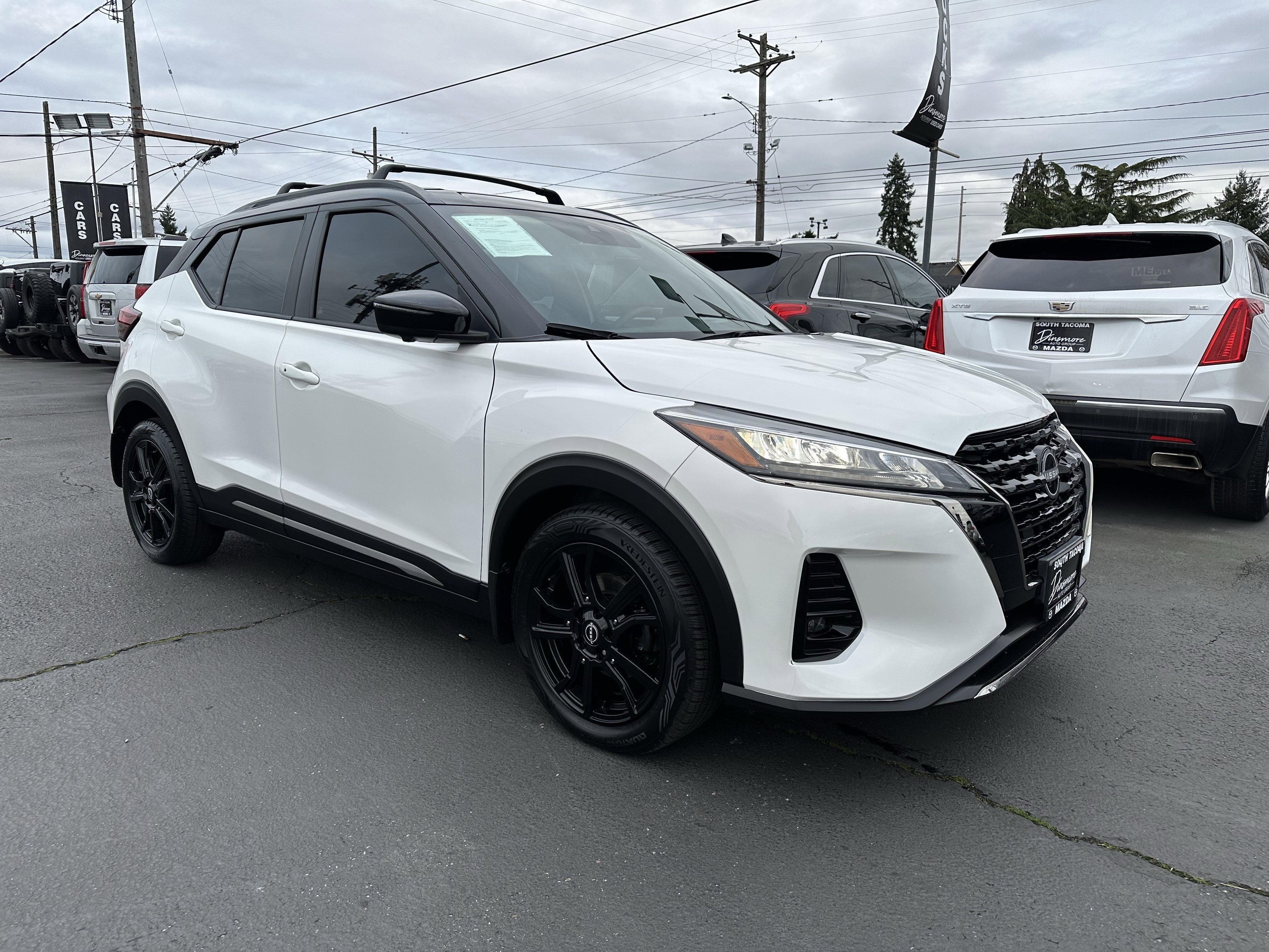 2023 Nissan Kicks SR