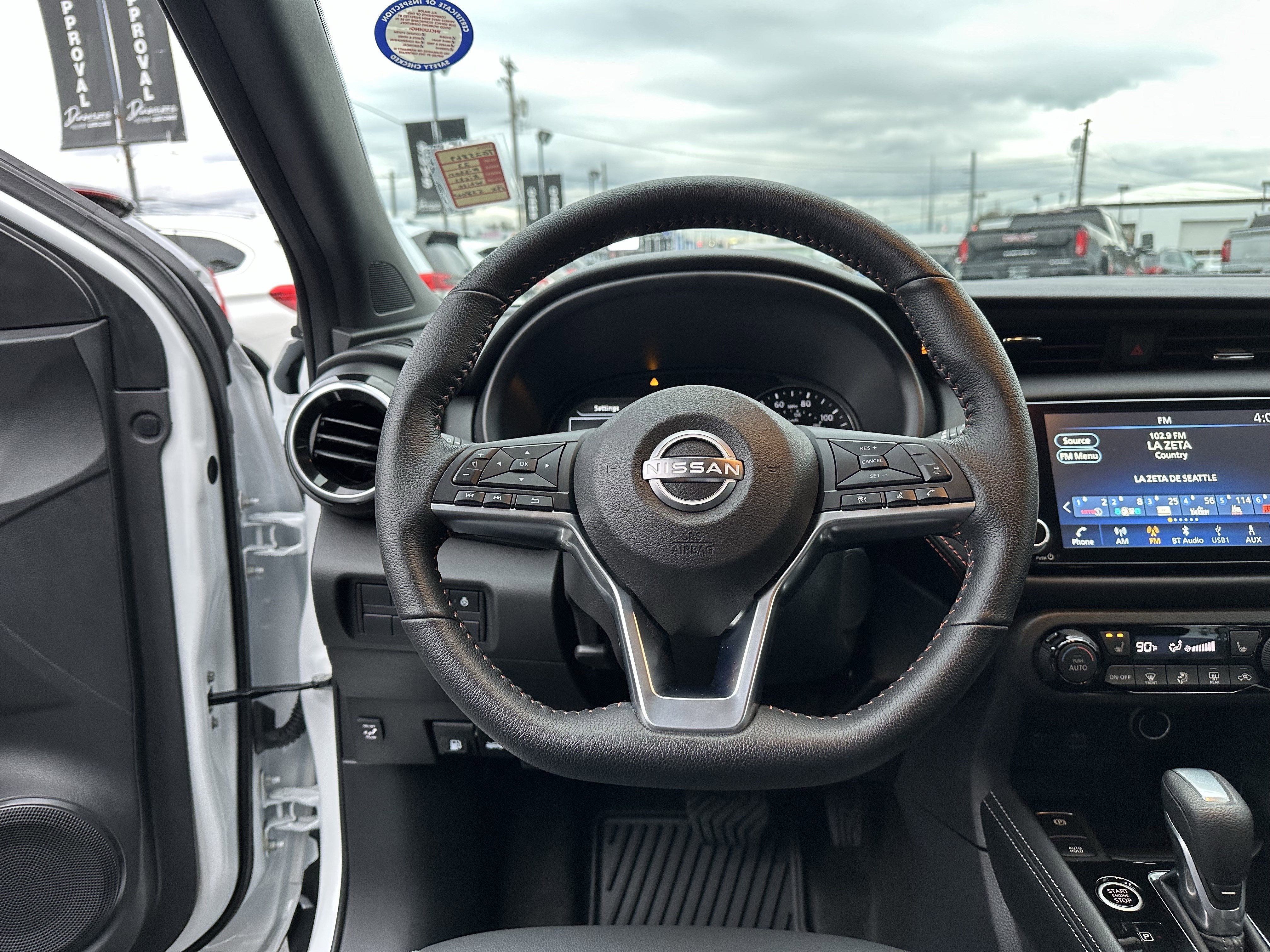 2023 Nissan Kicks SR