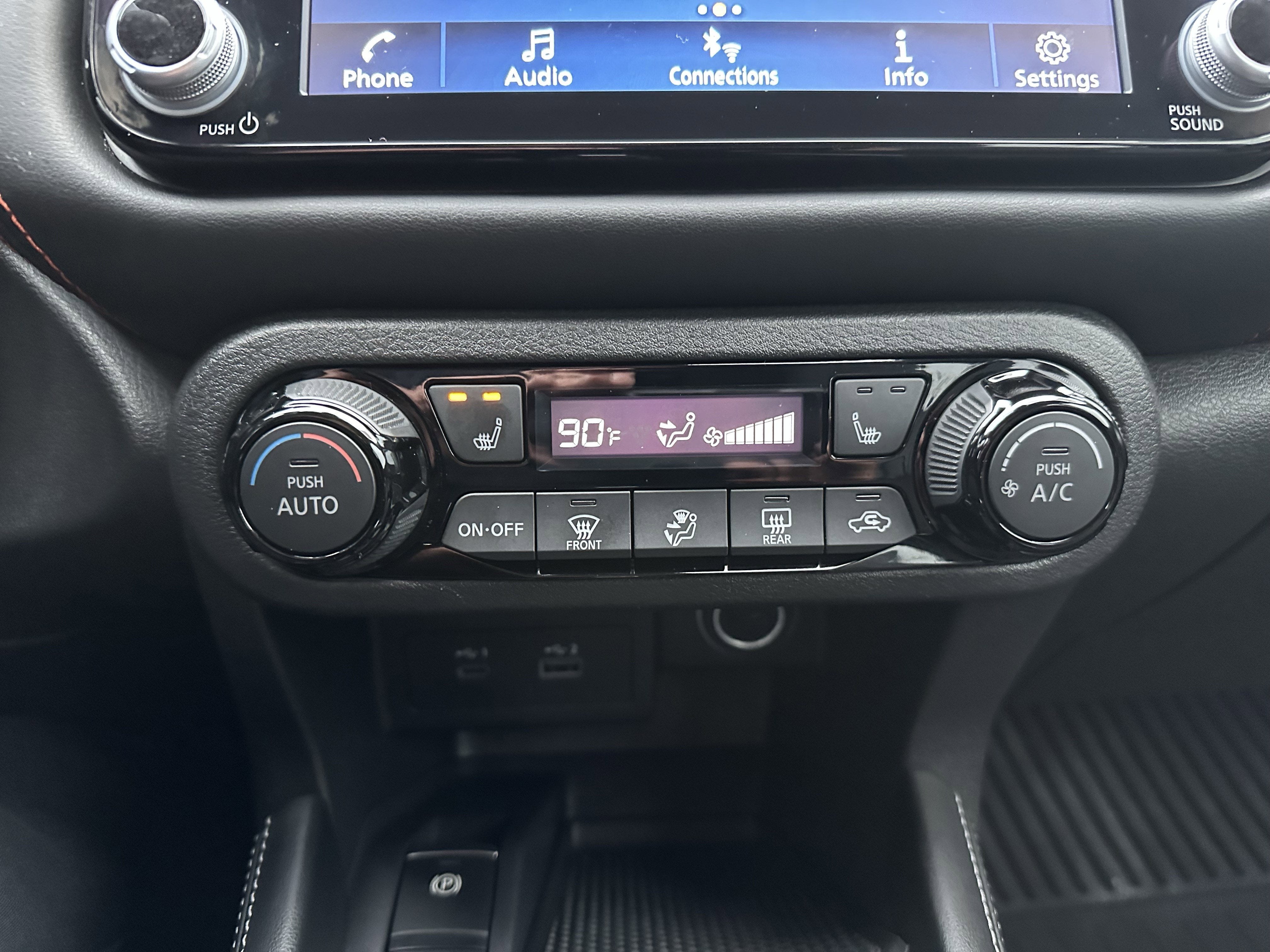 2023 Nissan Kicks SR