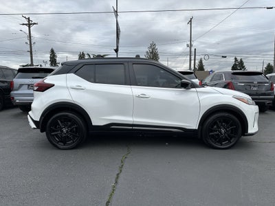 2023 Nissan Kicks SR