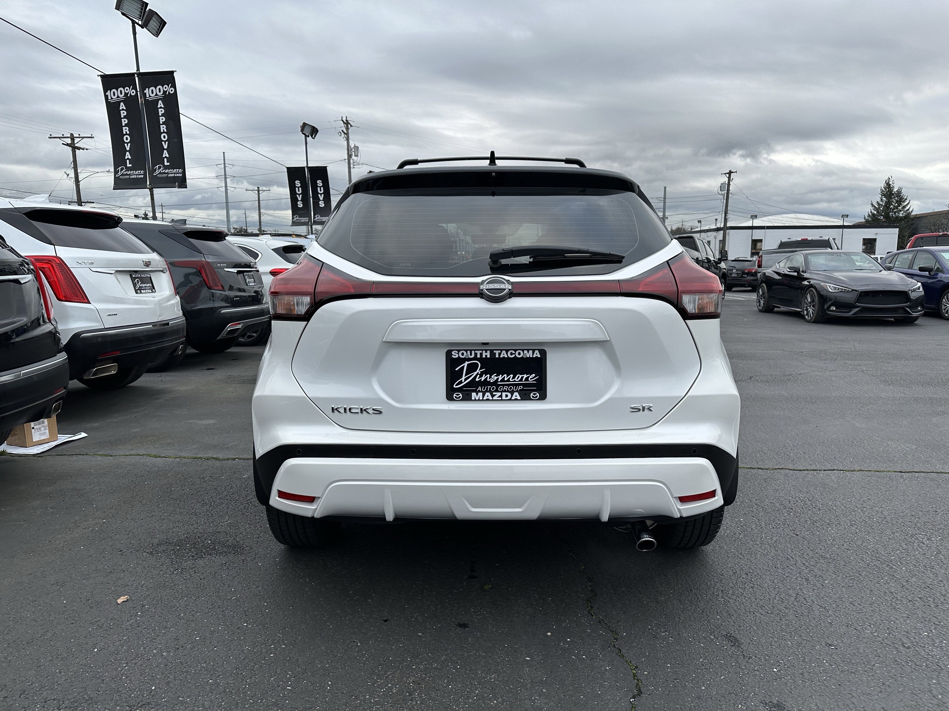 2023 Nissan Kicks SR
