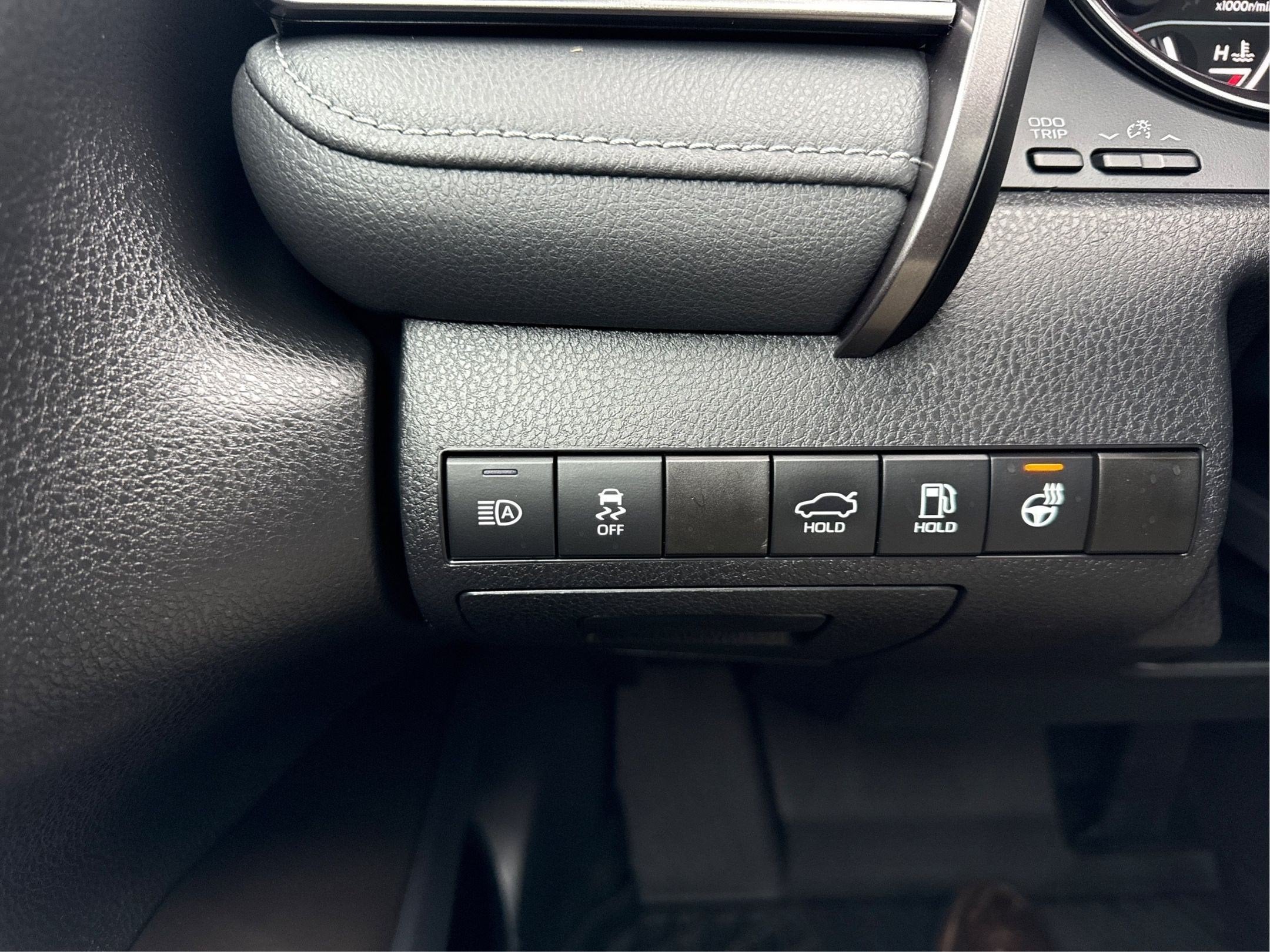 2023 Toyota Camry SE AWD