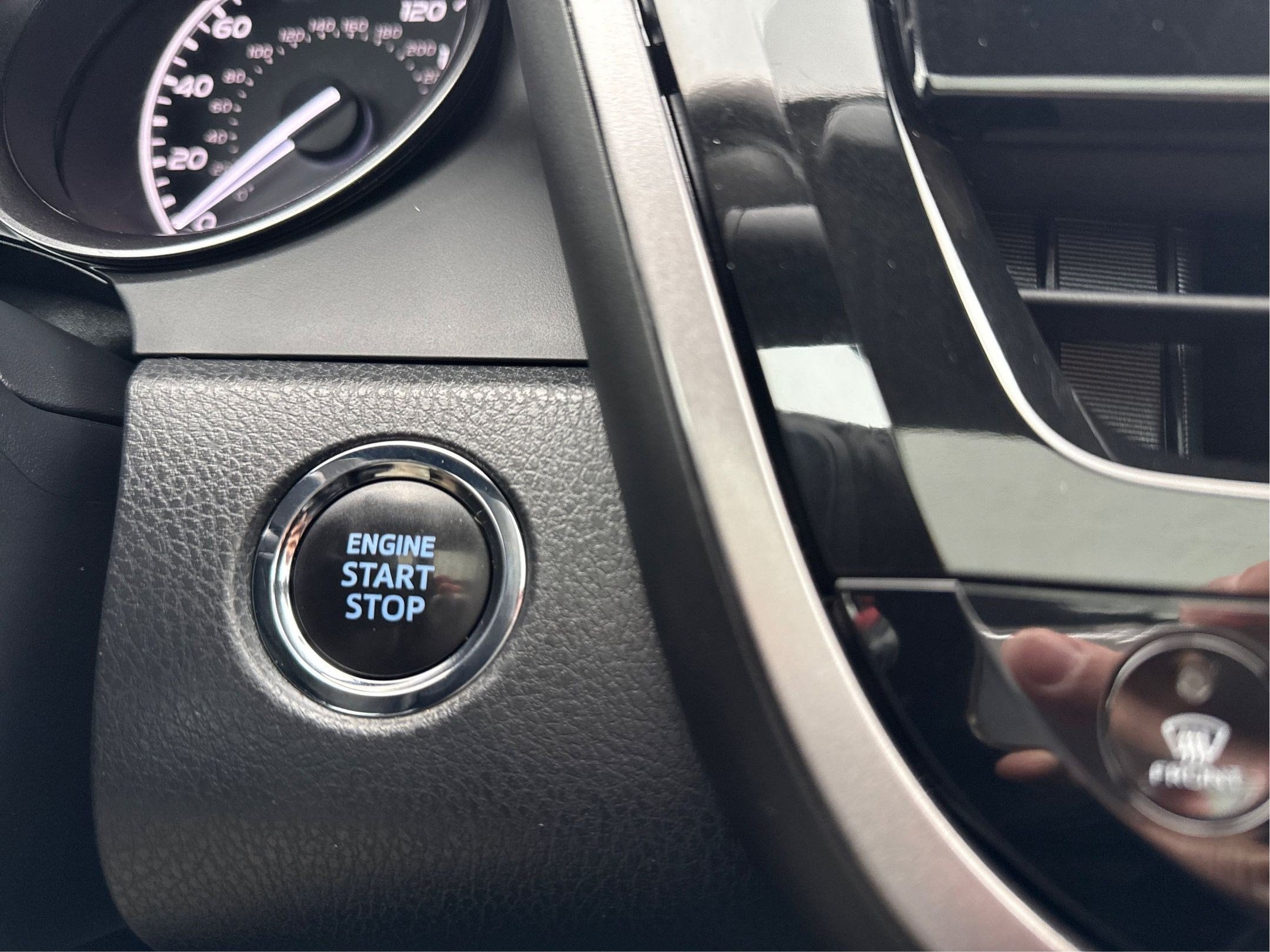 2023 Toyota Camry SE AWD