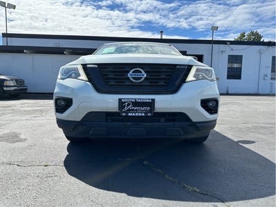 2018 Nissan Pathfinder Base