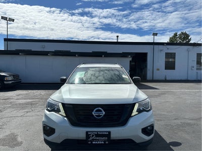 2018 Nissan Pathfinder Base