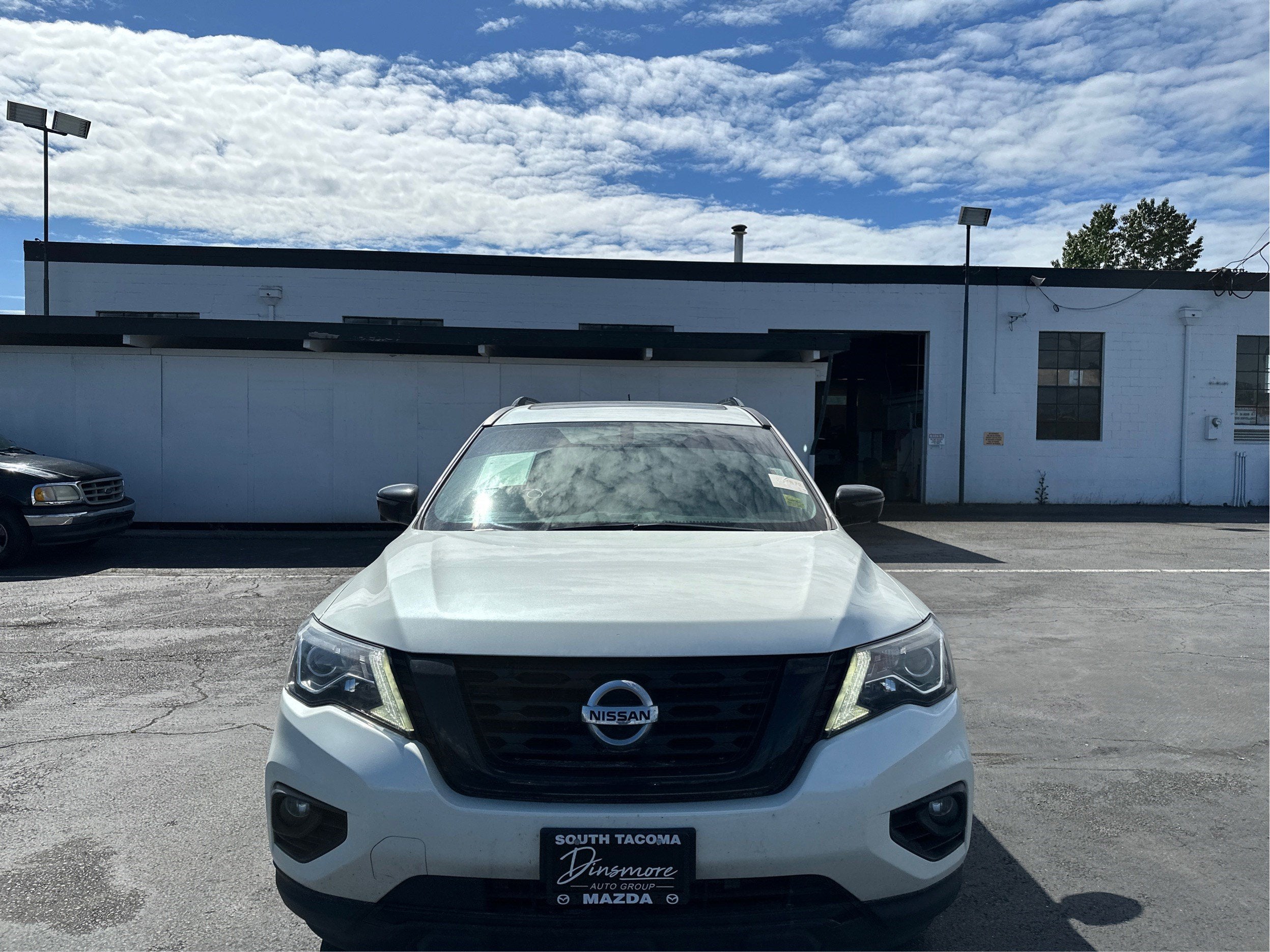 2018 Nissan Pathfinder Base
