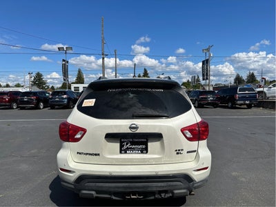 2018 Nissan Pathfinder Base