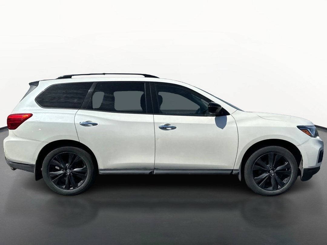 2018 Nissan Pathfinder Base
