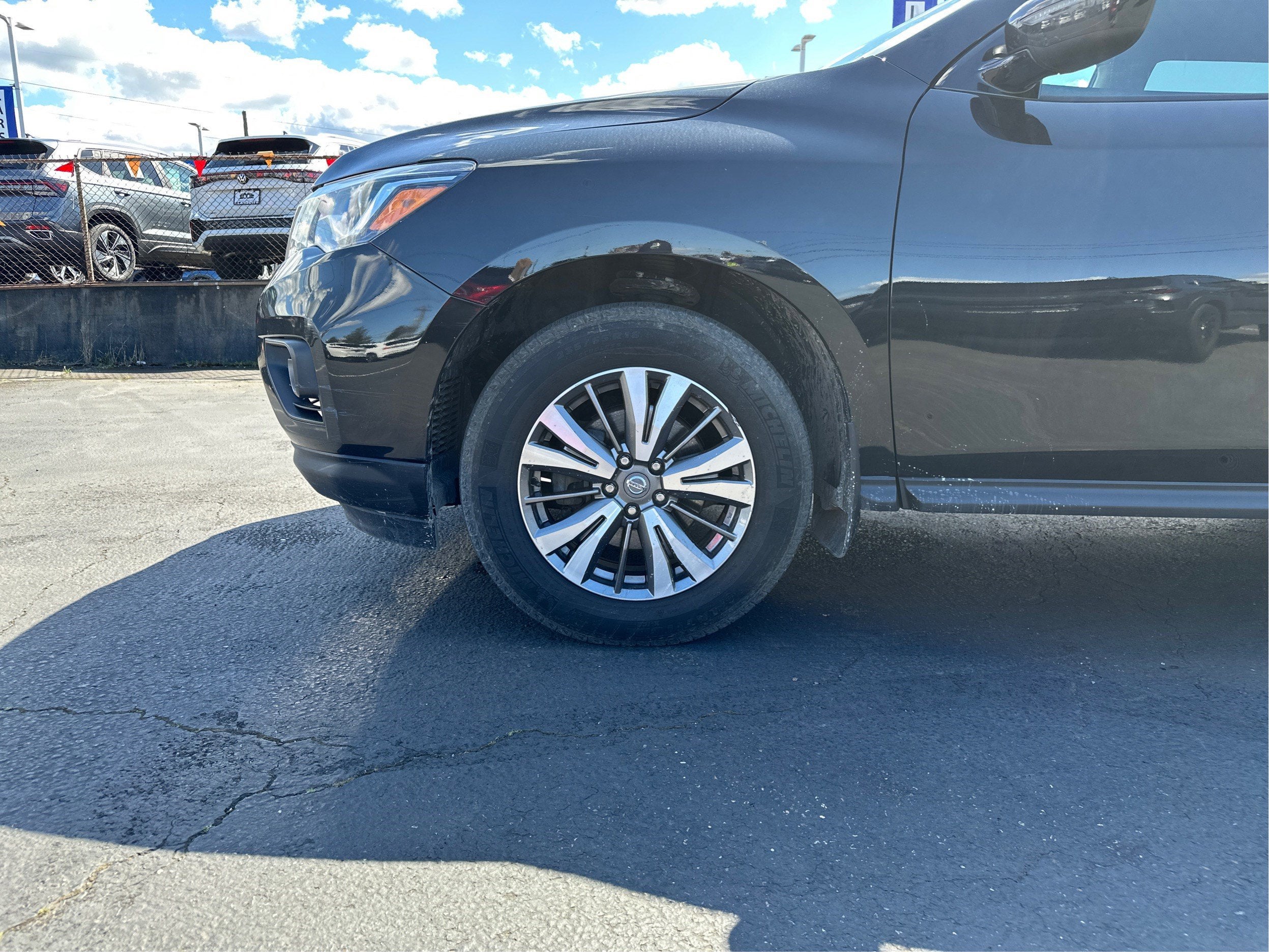2019 Nissan Pathfinder SV