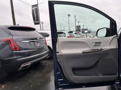 2020 Toyota Sienna XLE AWD 7-Passenger