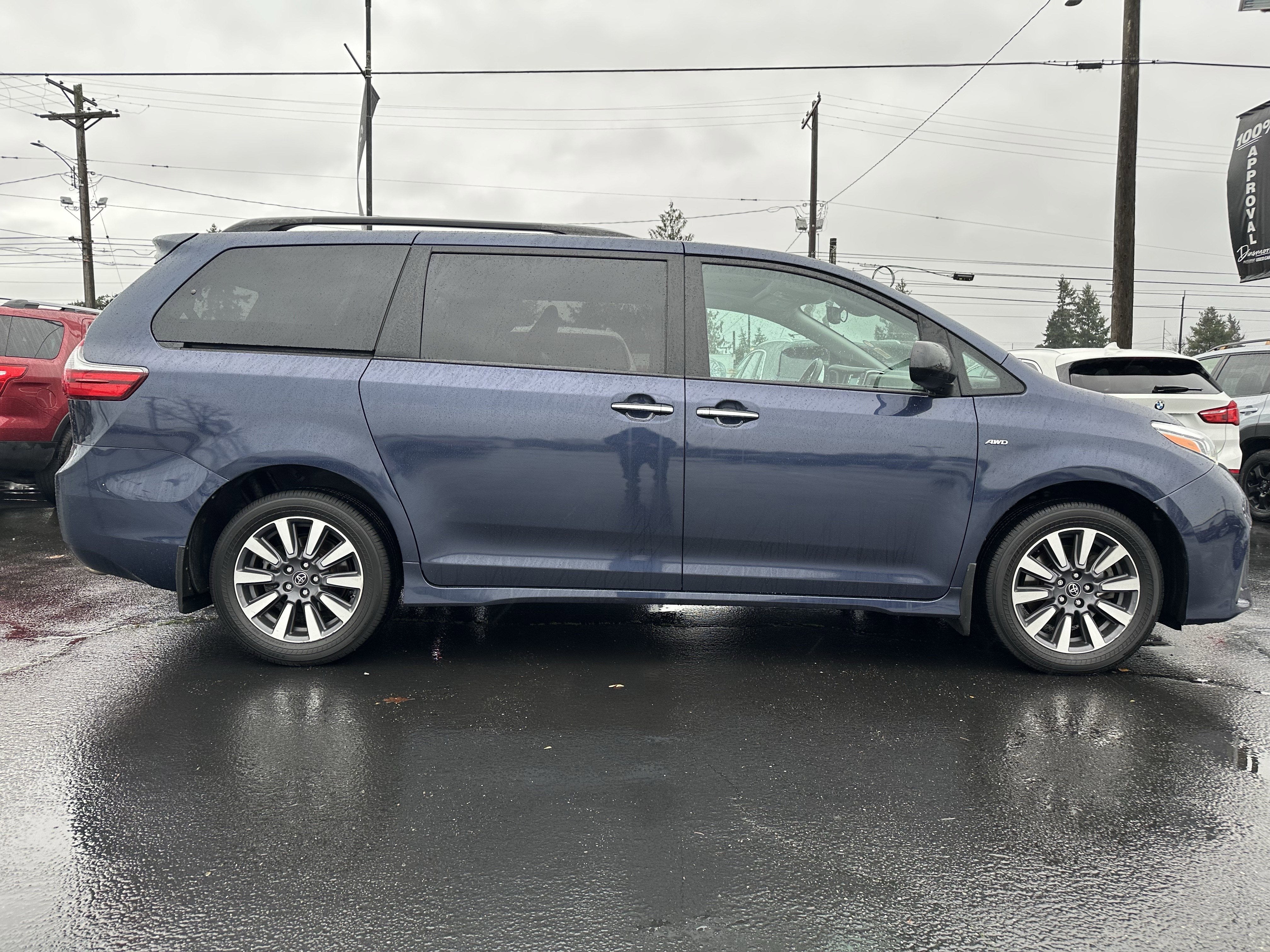 2020 Toyota Sienna XLE AWD 7-Passenger