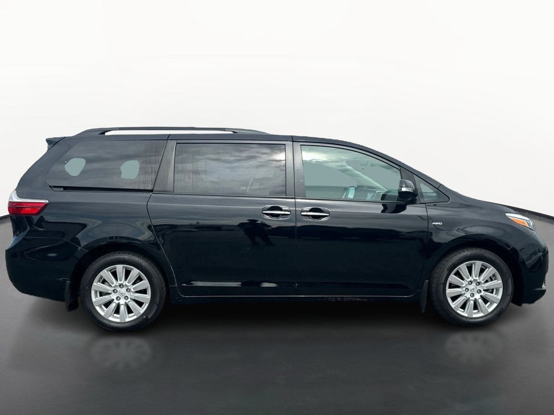 2017 Toyota Sienna XLE