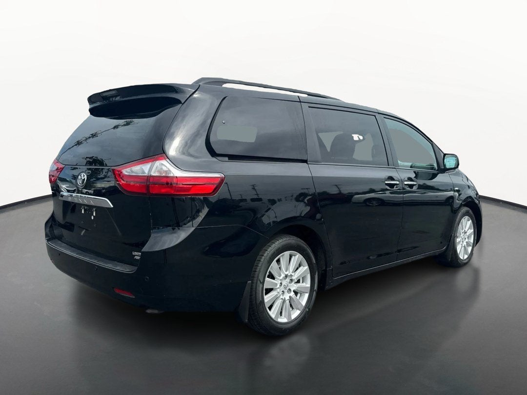 2017 Toyota Sienna XLE