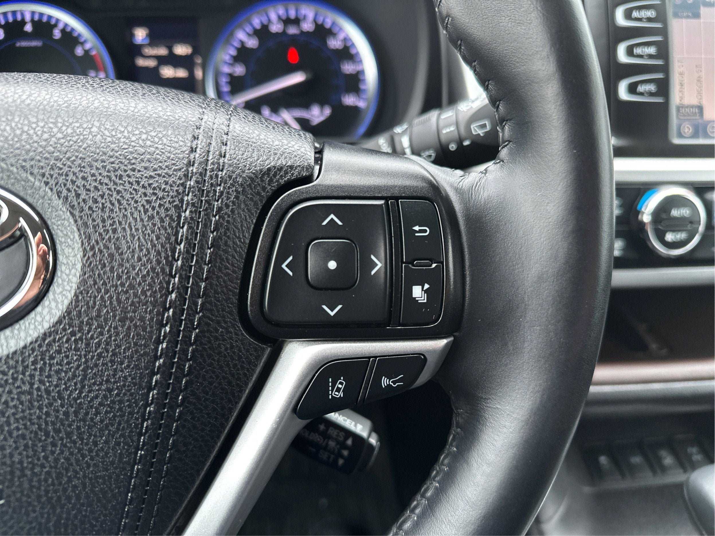 2019 Toyota Highlander Base