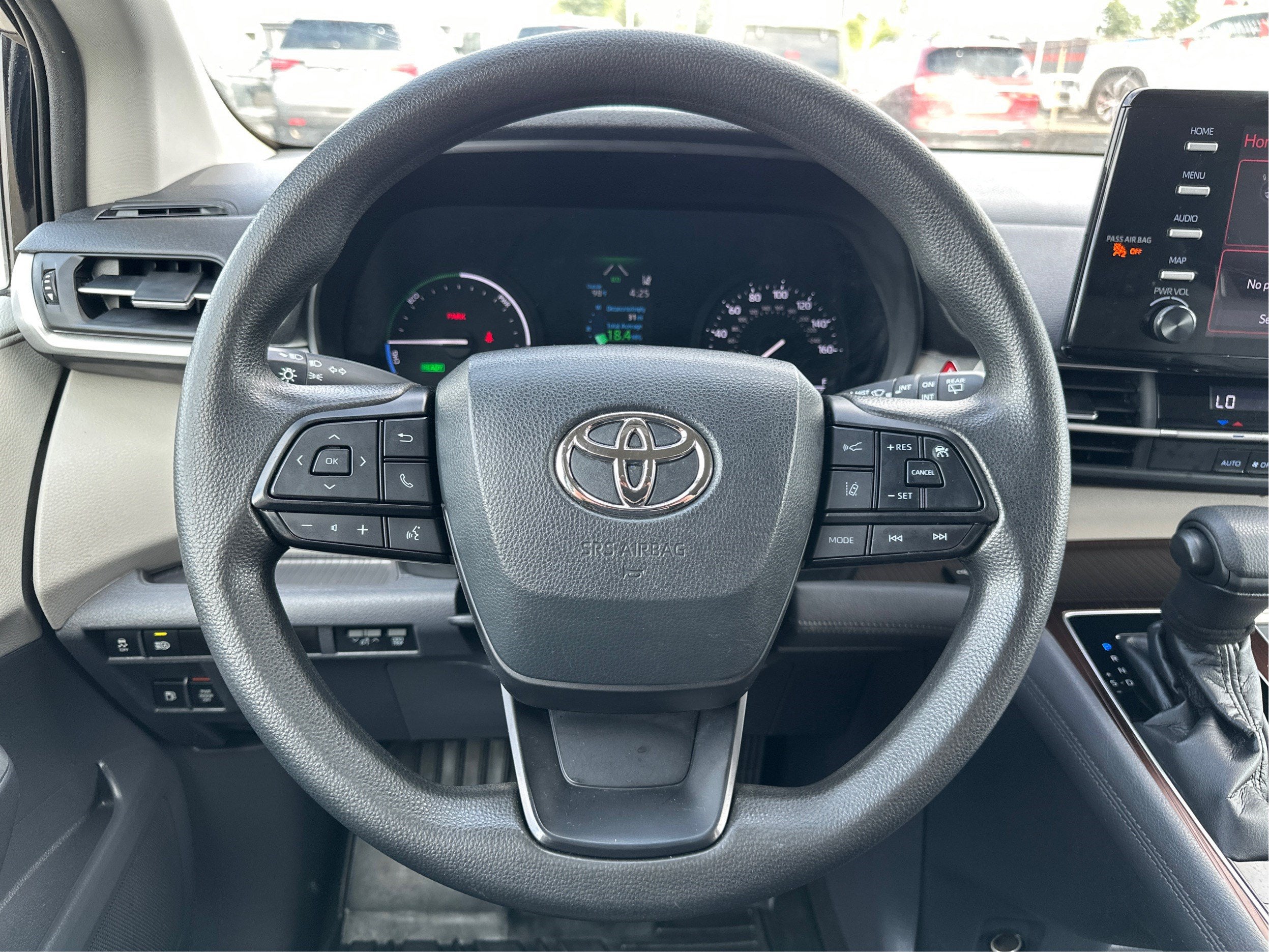 2022 Toyota Sienna LE
