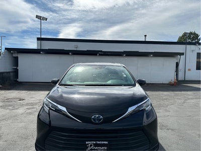 2022 Toyota Sienna LE