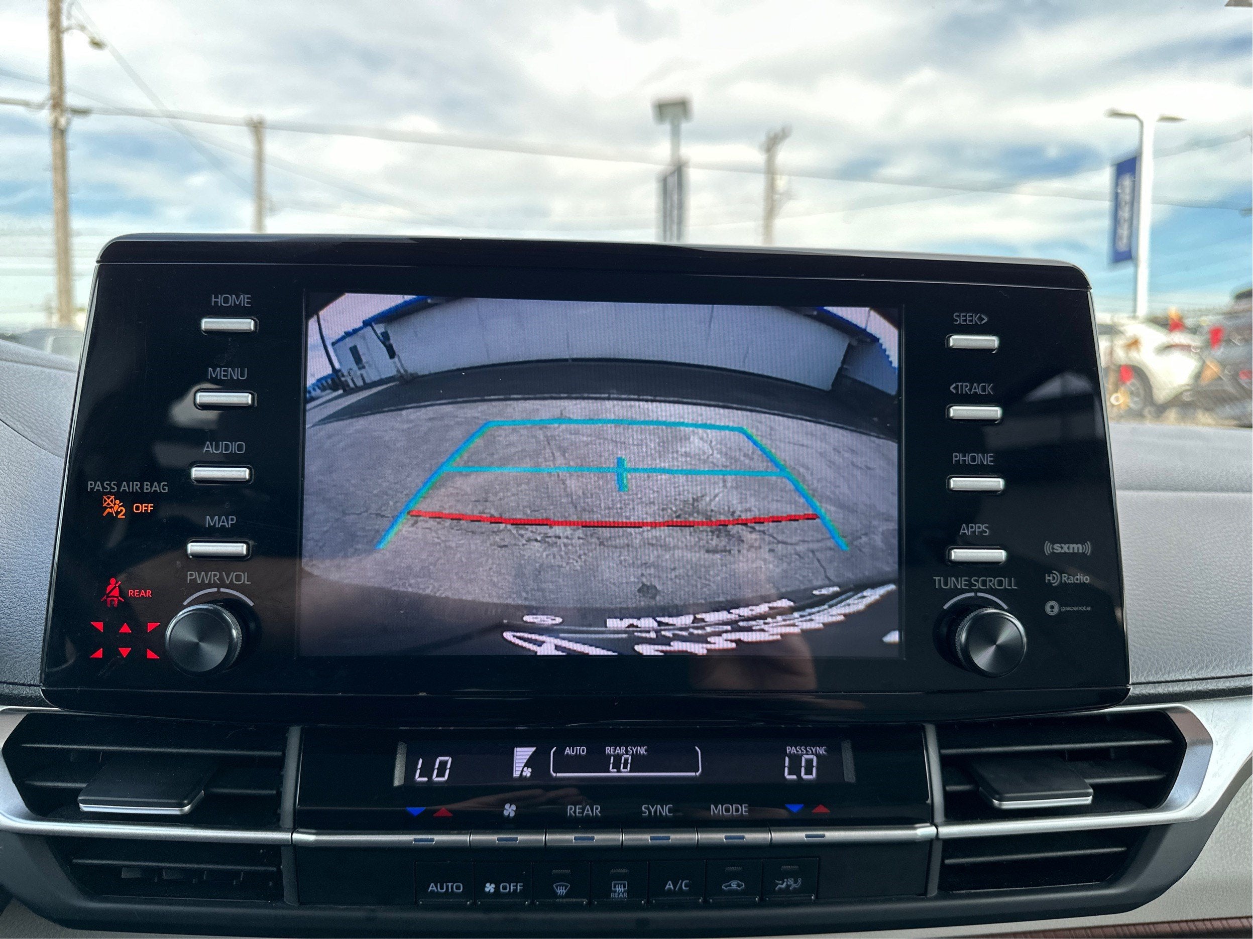 2022 Toyota Sienna LE