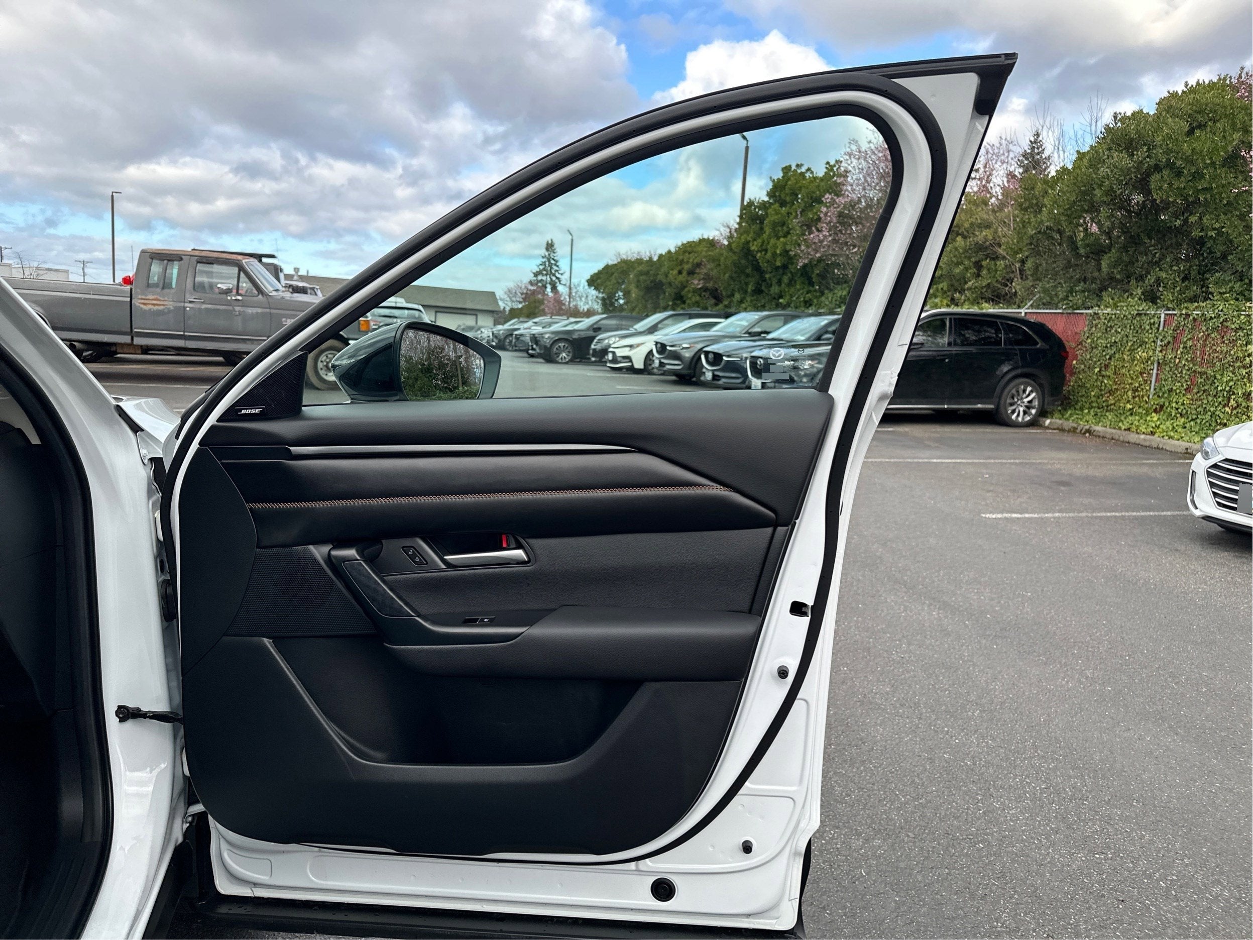 2025 Mazda Mazda CX-50 Hybrid Premium AWD