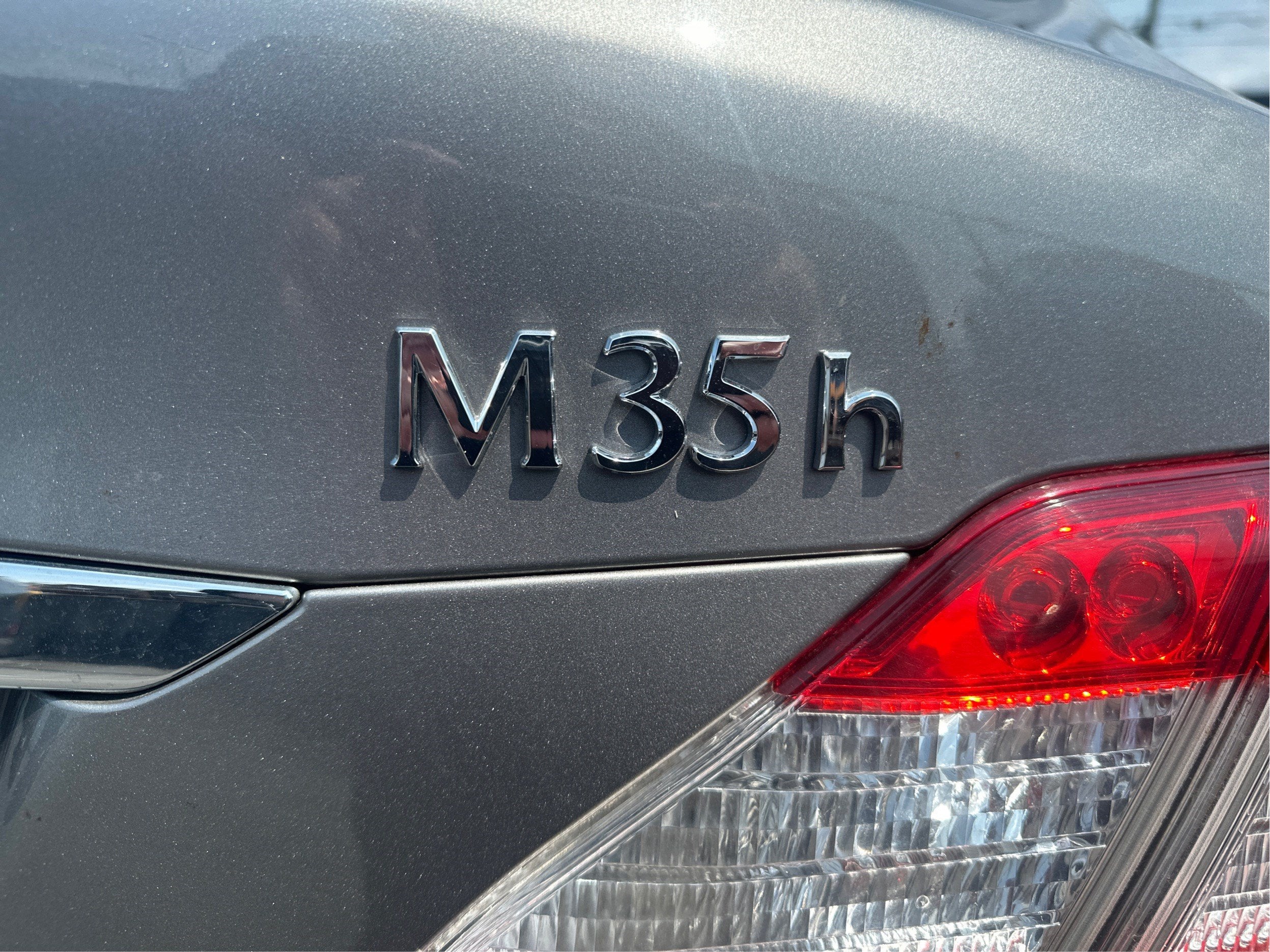 2012 INFINITI M35h Hybrid