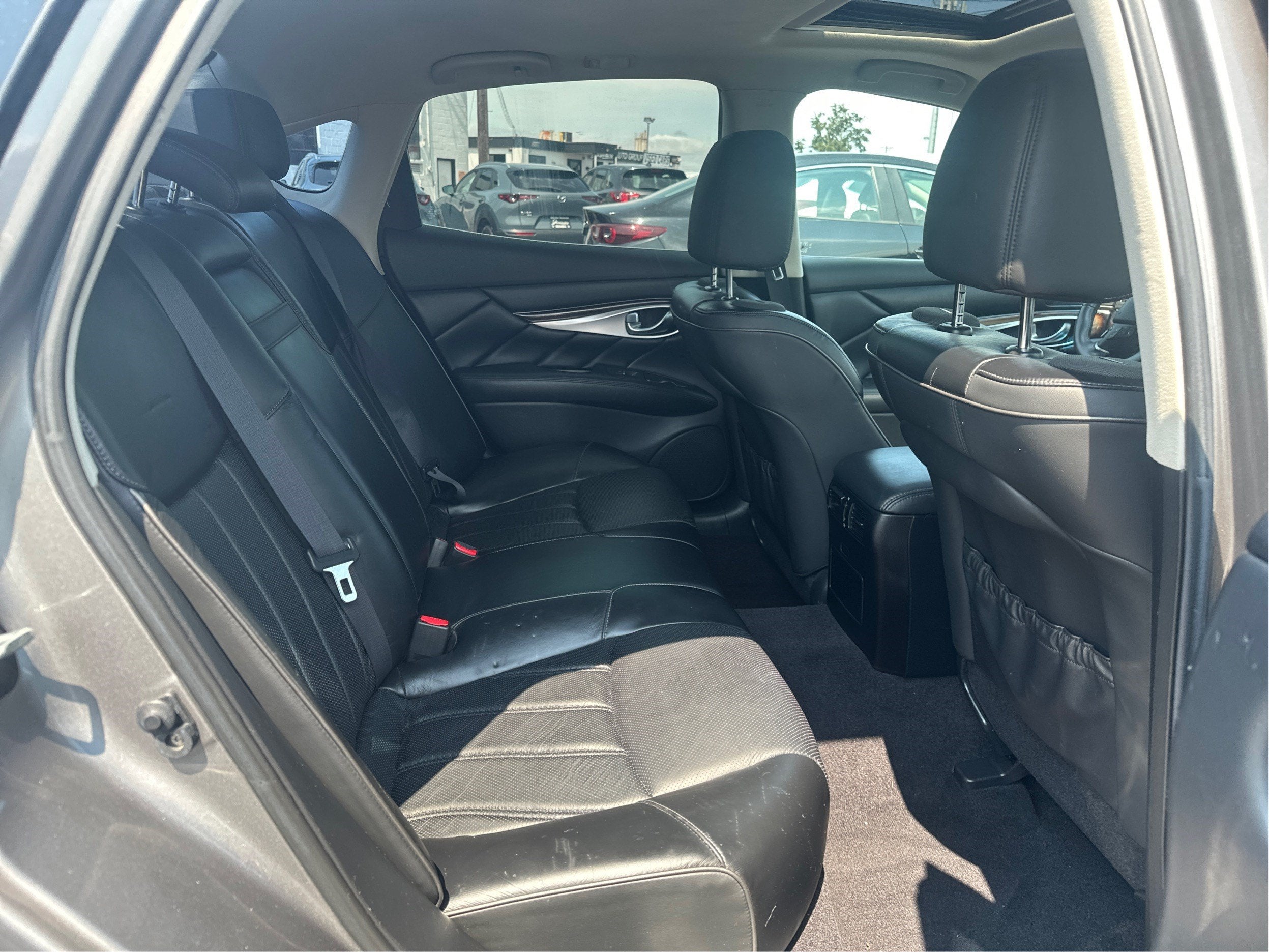 2012 INFINITI M35h Hybrid
