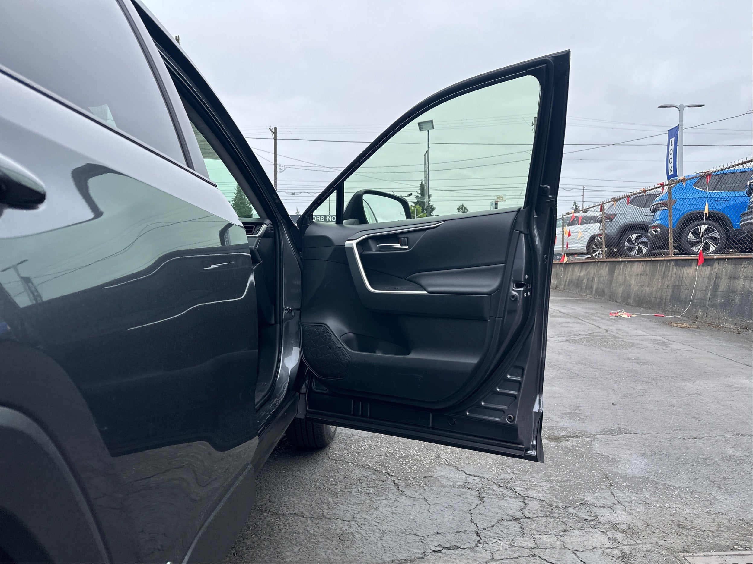 2025 Toyota RAV4 Hybrid XLE Premium