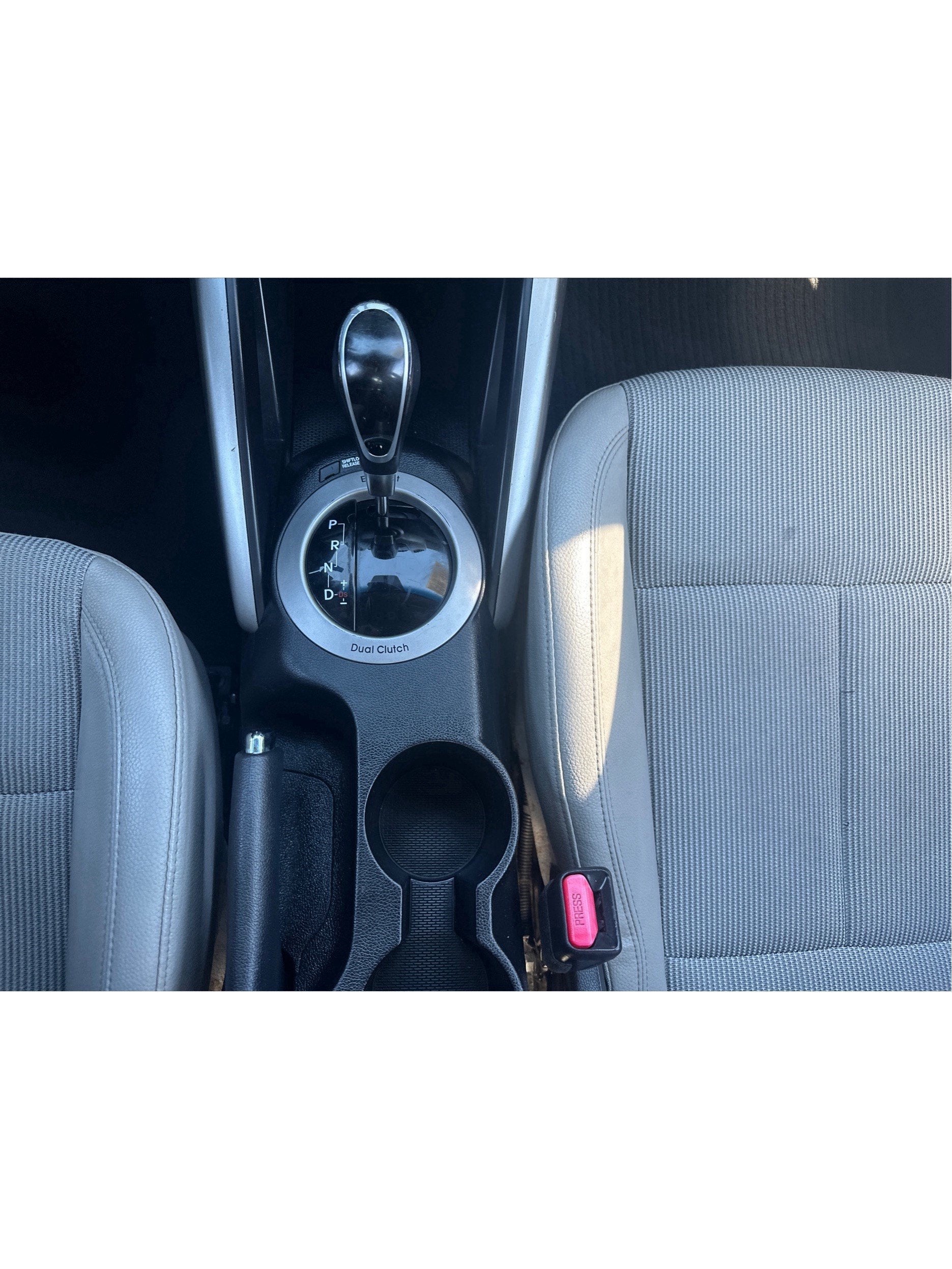 2013 Hyundai Veloster w/Gray Int