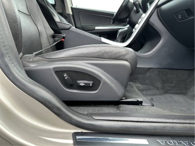 2016 Volvo XC60 T6 Drive-E