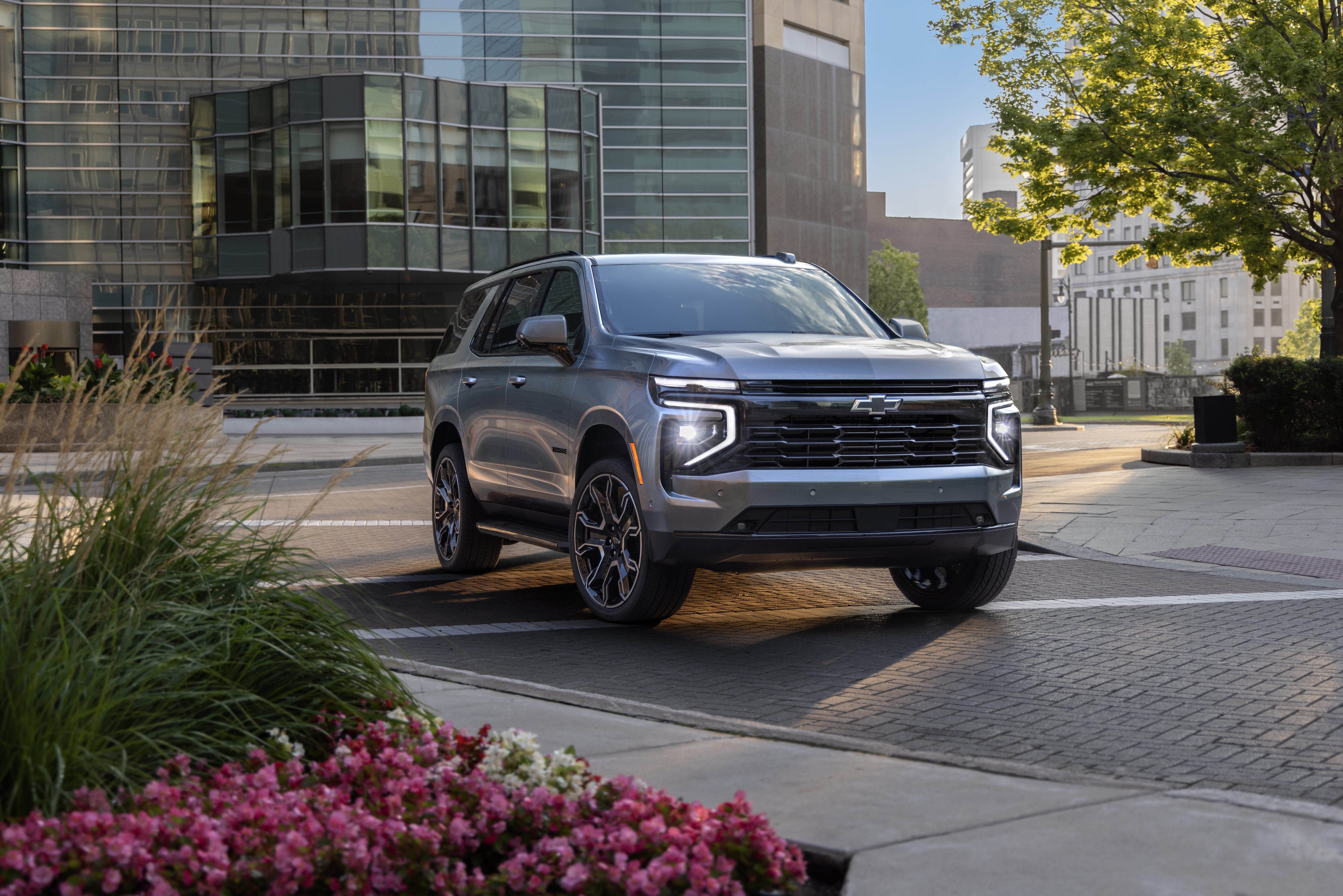Chevy Tahoe vs. GMC Yukon: Family Guide